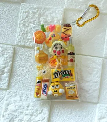 가챠 채워넣은 듯한 파우치 브리아나 기간테 (노랑) 미니어처 키링