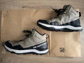 THE NORTH FACE 트레킹 슈즈 베이지/블랙 26.5