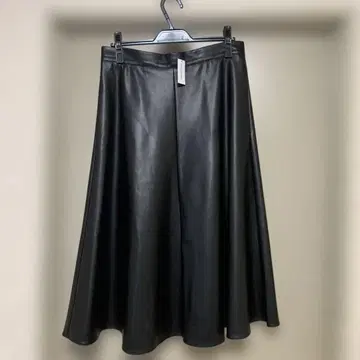 바나나리퍼블릭 인조 가죽 플레어 스커트