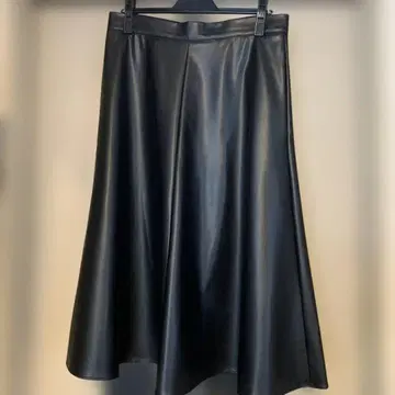 바나나리퍼블릭 인조 가죽 플레어 스커트