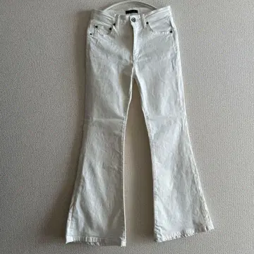 JEANASIS 화이트 부츠컷 데님