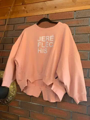 에리우츠기 핑크 오버 사이즈 트레이닝복