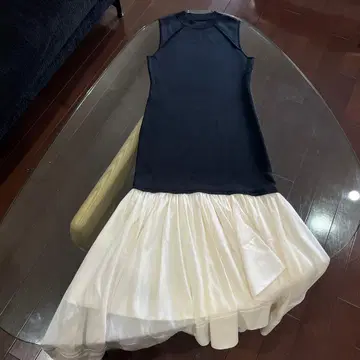 아뉴앙스 원피스 캐스케이드 니트 도킹 원피스