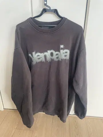 Empire 그래픽 프린트 맨투맨 백드롭 봄 엔파이어