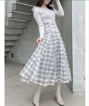 새상품 dazzlin 코르셋 볼륨 플레어 스커트