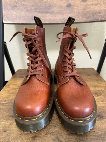 닥터마틴 1460 파스칼 벡스 8홀 부츠 (INUCK