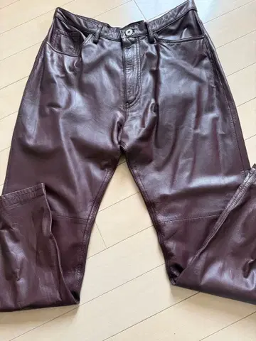 BUBERRY ELITE LABEL 버건디 가죽 팬츠