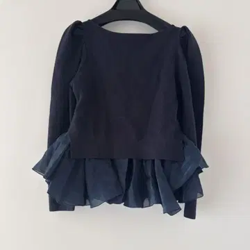 새상품급 셀프리드 튤 페플럼 니트 네이비 36