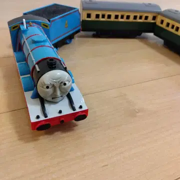 힘센 고든 토마스 프라레일