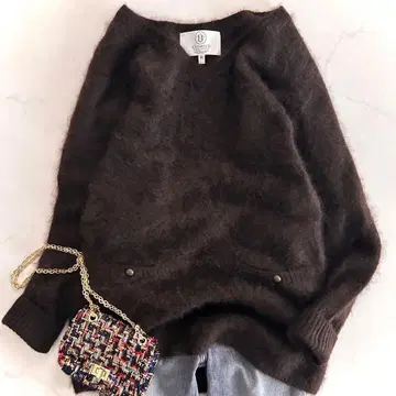 카시미코 워셔블 캐시미어 100% 샤기 니트 V넥 브라운 금장 버튼