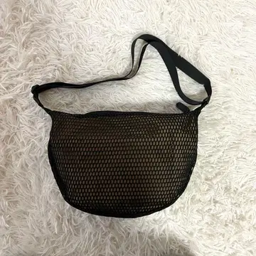 새상품급 ear PAPILLONNER 메쉬 라이트 하프 숄더백 블랙