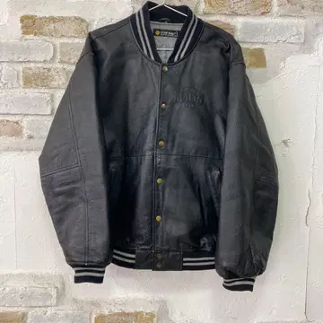 새상품급 돈피 초레어 몰츠 한정판 블랙 가죽 스타디움 자켓 L