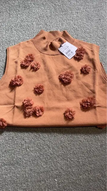 FENNEL 플라워 장식 슬리브리스 상의 정가 15000엔