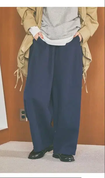 럭비공 팬츠 네이비