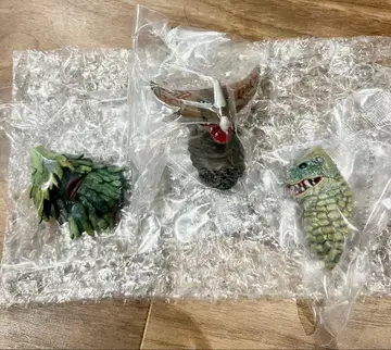 제일복권 울트라맨 F상 괴수두감 3점 세트