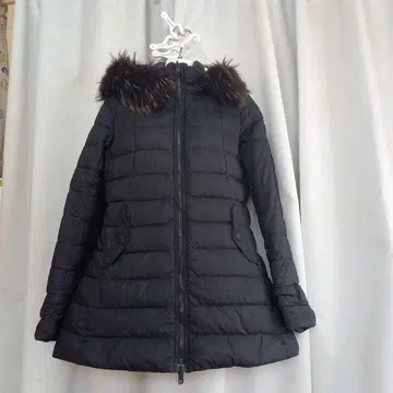 TAFRAIS 리버서블 후드 부착 블랙 다운 자켓