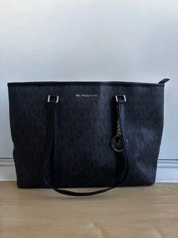 MICHAEL KORS 다크 그레이 토트백