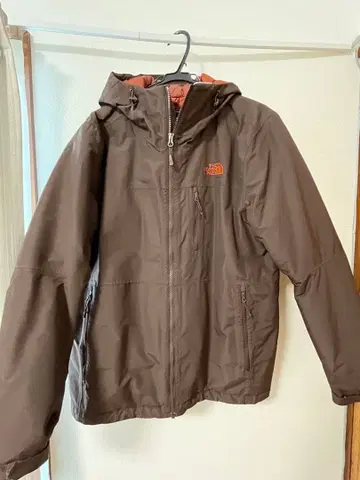 The North Face 브라운 마운틴 다운 파카