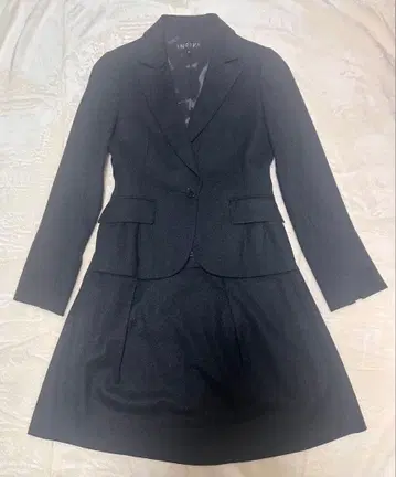 [새상품급] INDIVI 겨울 수트 다크 그레이 스커트 수트 05