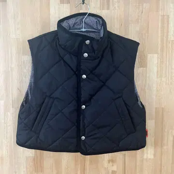 유니버셜 블랙 퀼팅 오버롤 다운 베스트 여성용