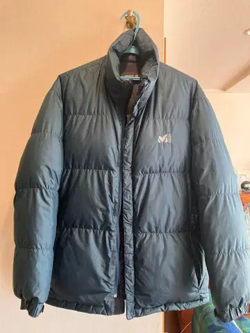 다크 그레이 MILLET 다운 자켓 M 로고 포함