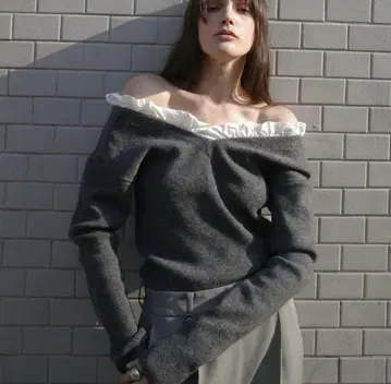 CLANE 클라네 FRILL V NECK KNIT TOPS