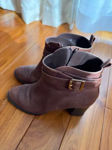 [ DIANA ] 브라운 스웨이드 부티