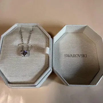Swarovski 크리스탈 목걸이 새상품급