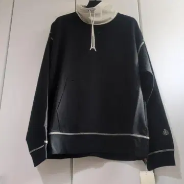 하이넥 블랙 트레이닝복