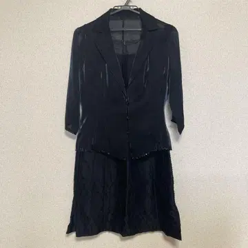 블랙 자켓과 원피스 세트