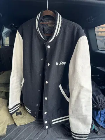 바시티 자켓 블랙 화이트 H.A.W.G.