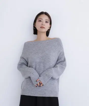 NATURAL BEAUTY BASIC 오프숄더 박스 라메 니트