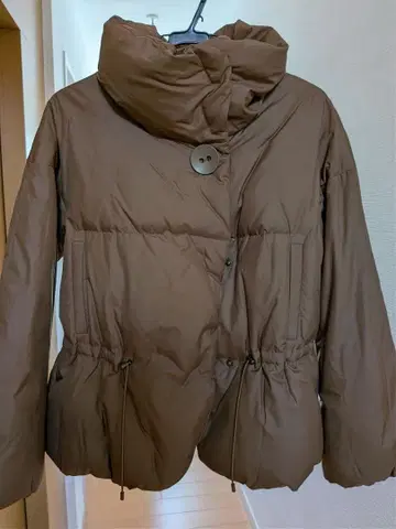 띠어리 브라운 다운 자켓 후드 부착