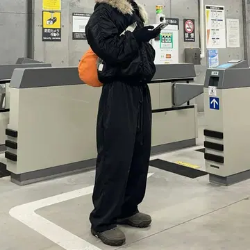 n2b 블랙 후드 부착 블랙 자켓