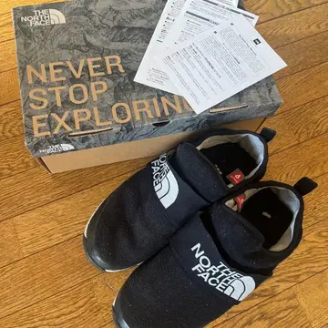 THE NORTH FACE 블랙 스니커즈
