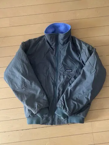 파타고니아 쉘 신틸라 90S 다크 그레이X블루 삼각형 택 M 사이즈