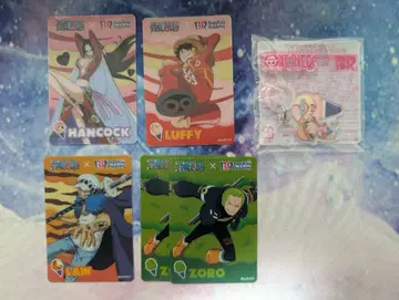 원피스 트레이딩 카드 세트와 키링