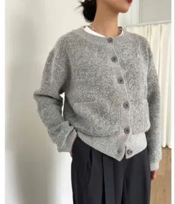 Didot.showroom 쫀득한 육후 부클 라운드 니트 자켓