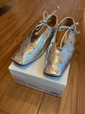 PIPPICHIC / AMBER 스터드 플랫슈즈 36 1/2