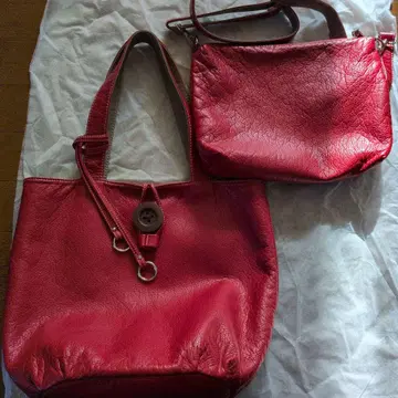 빨간색 가죽 토트백