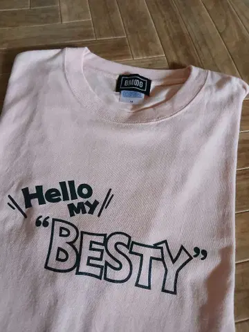 Hello my 'BESTY' 티셔츠 M 사이즈