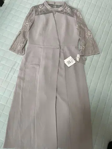 새상품 미사용 반값 이하! 레이스 달린 그레이 긴팔 원피스 38