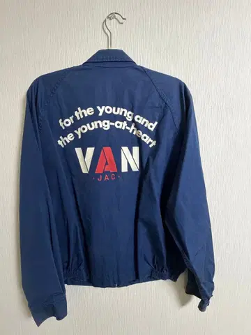 VAN JACKET JAC 스윙탑 블루 백 프린트