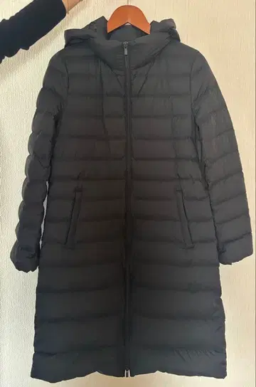 [새상품급] 유니클로 울트라 라이트 다운 후디드 코트 L 사이즈 블랙