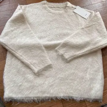 hunch 화이트 모헤어풍 긴팔 니트