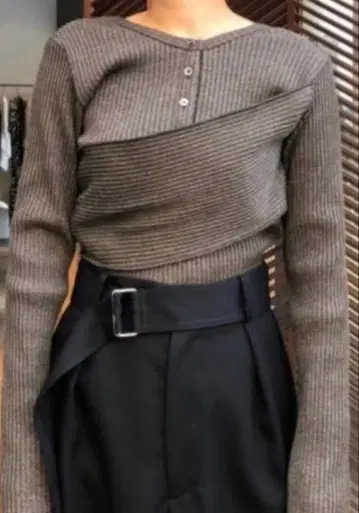 아스클리어 리브 편직 크로스 디자인 긴팔 상의