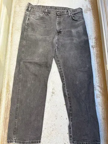 Wrangler의 블랙 데님