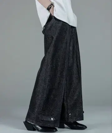 [ 새상품급 ] ADRER 리지드 데님 와이드 플레어 데님 S 사이즈