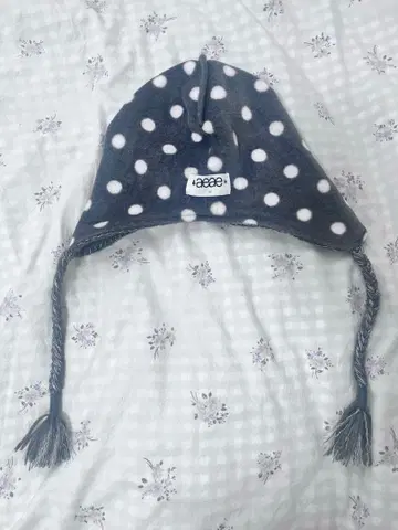 aeae 차콜 그레이 도트 비니 니트 모자