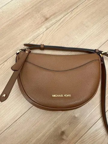 MICHAEL KORS 브라운 숄더백